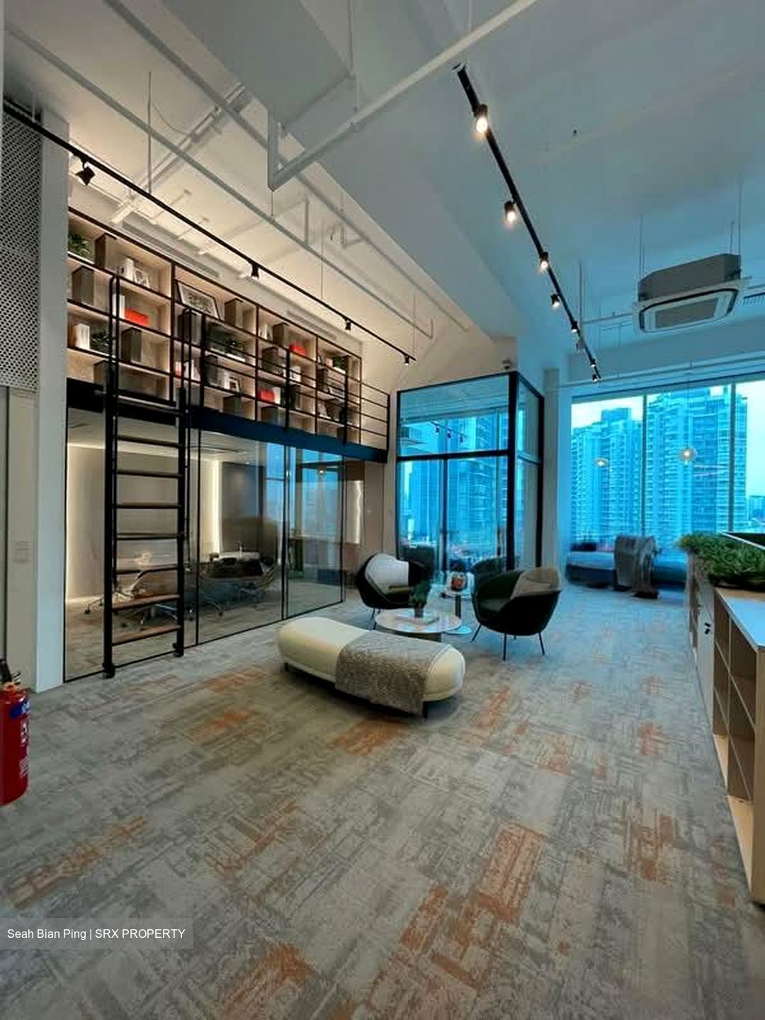 Arc 380 (D8), Office #584824651
